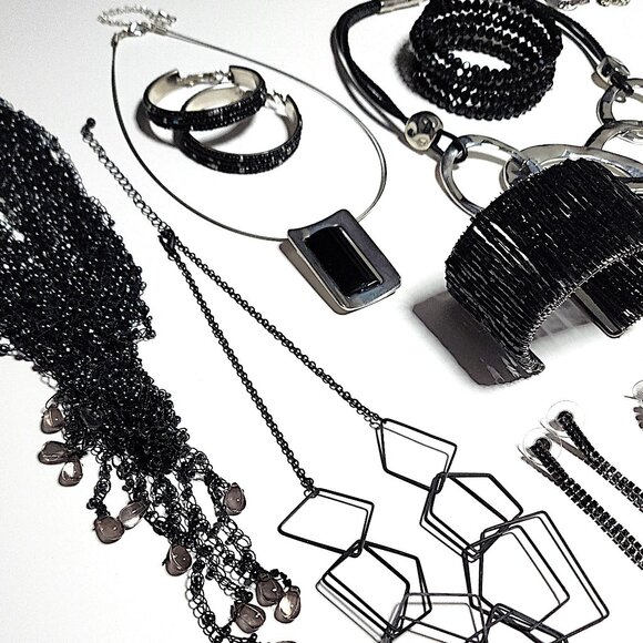 Black statement jewellery bundle - Picture 2 of 10